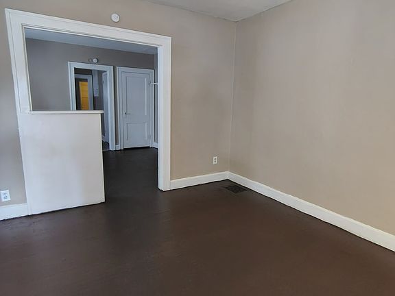 2nd image of 521 N Bradley Ave