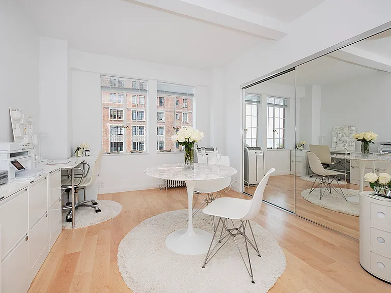 45 Tudor City Pl #321 — Photo 3