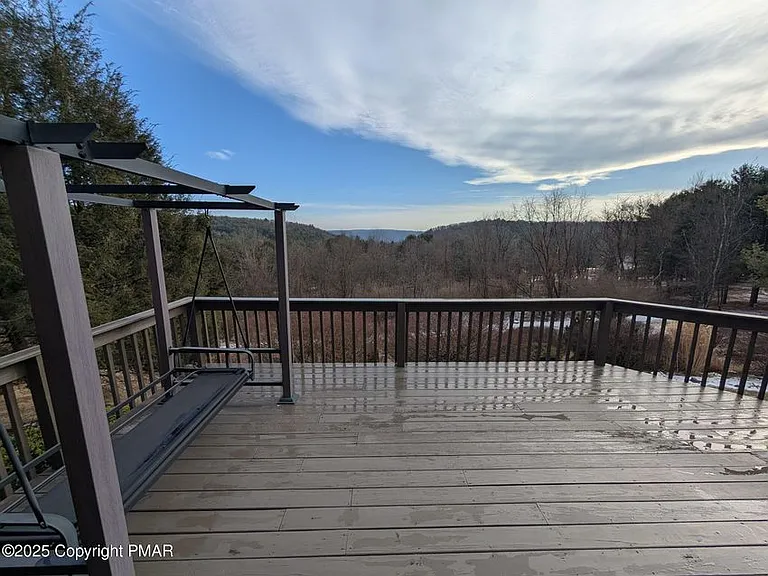 520 Maxine Dr — Photo 10
