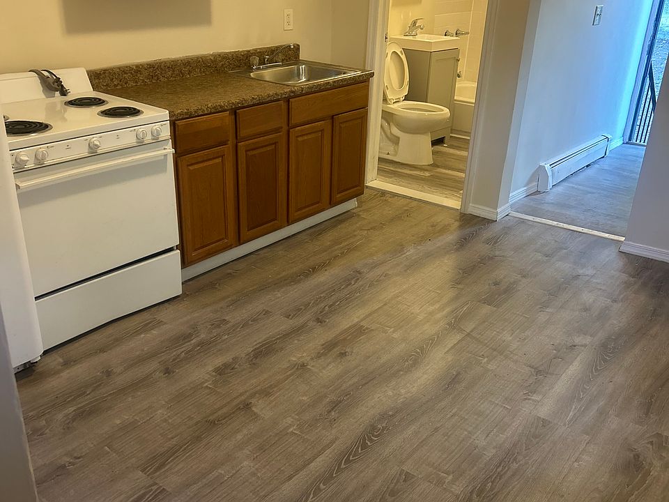 2nd image of 115 Brook St #2A