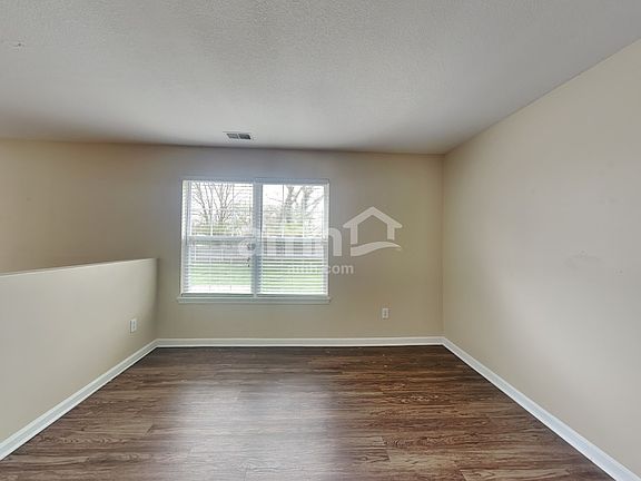 5th image of 38 E Flat Rock Dr