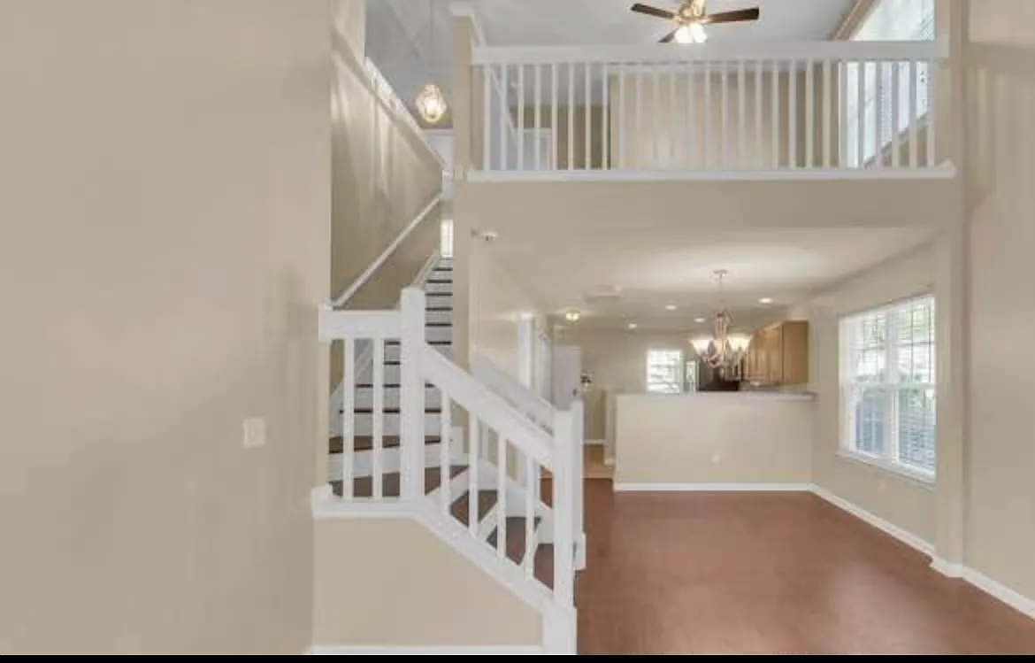 3 bed, 1604 sqft, $2,680 — Photo 4