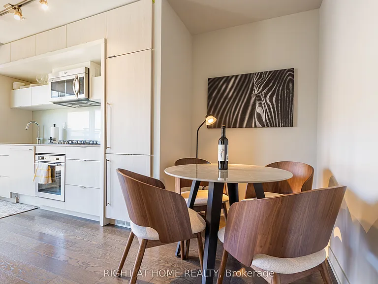 130 Rusholme Rd #202 — Photo 11