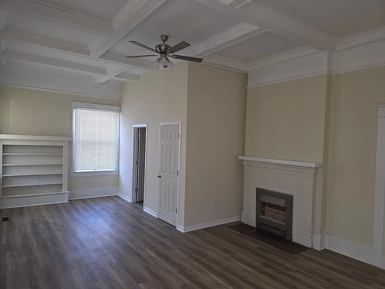 260 Green St — Photo 4