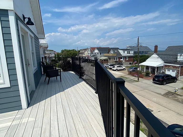 111 Lynbrook Ave — Photo 33