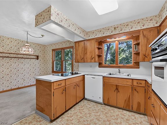 5th image of 2844 Batdorf Rd
