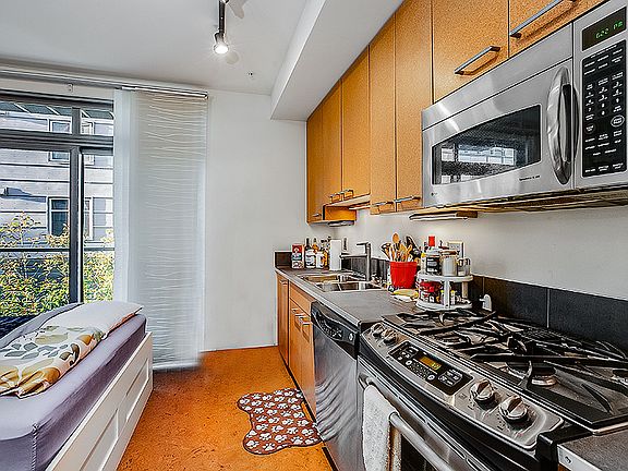5th image of 1414 12th Ave Unit 317