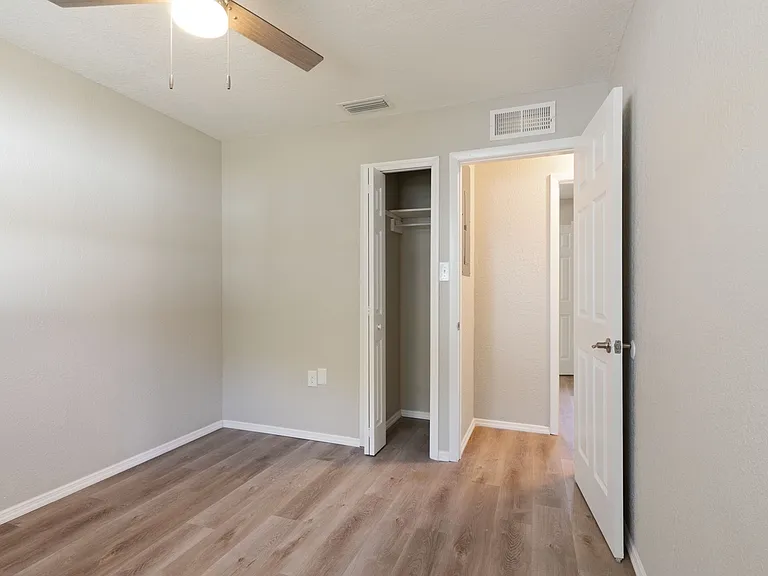 1422 N Tremain St #1424 — Photo 10