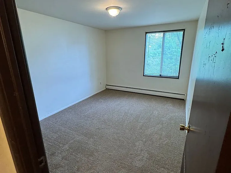 UNION HOUSE APARTMENTS LLC — Photo 16
