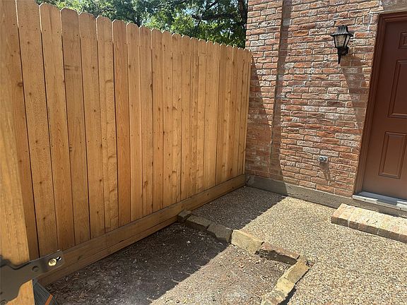 4th image of 889 Wax Myrtle Ln