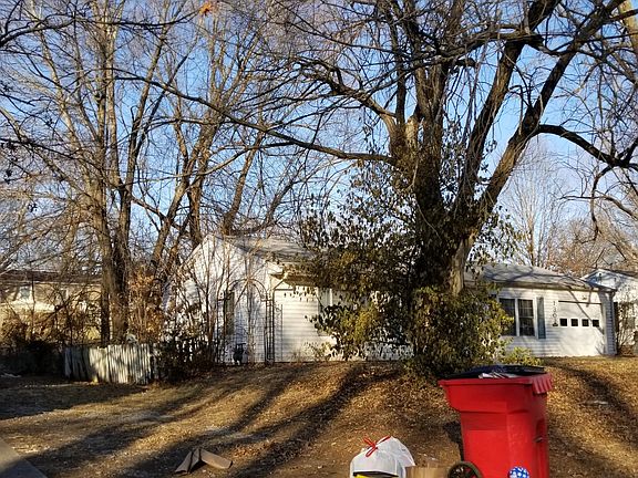 2nd image of 1302 N Indian Ln
