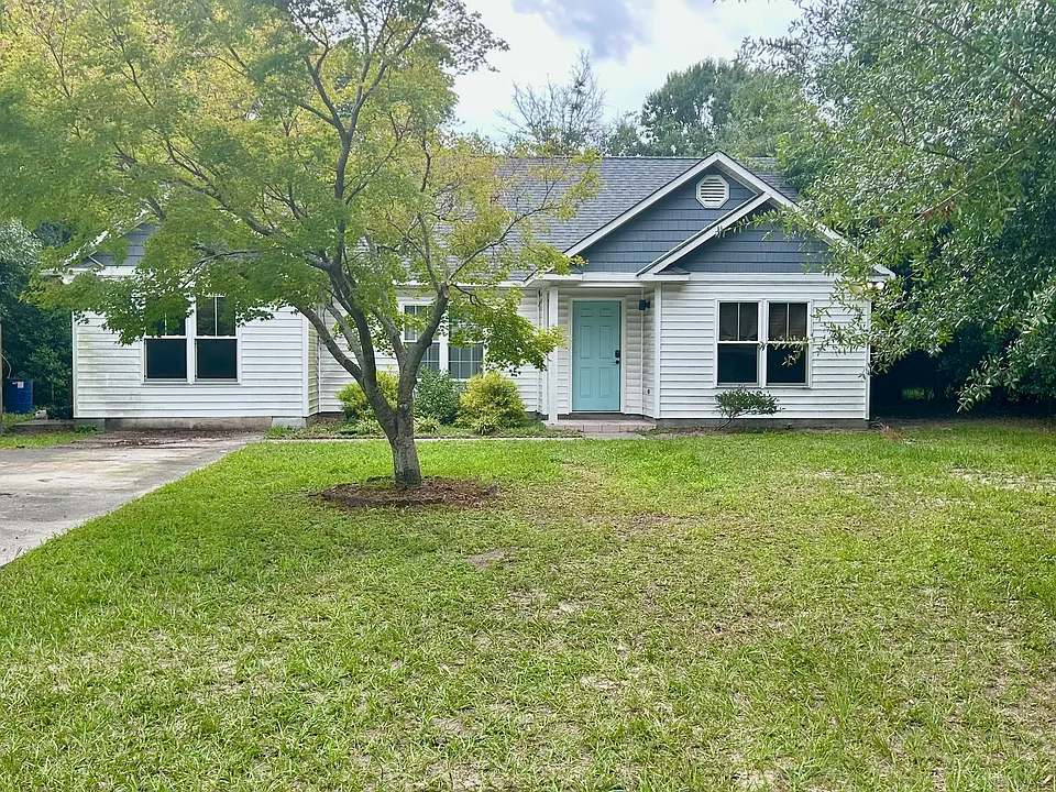 College Acres Dr