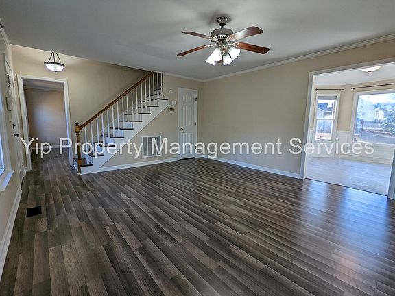 5th image of 2713 Prince Charles Ct