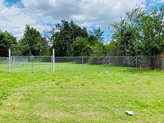 3rd image of 4114 S Shields Blvd #24-25