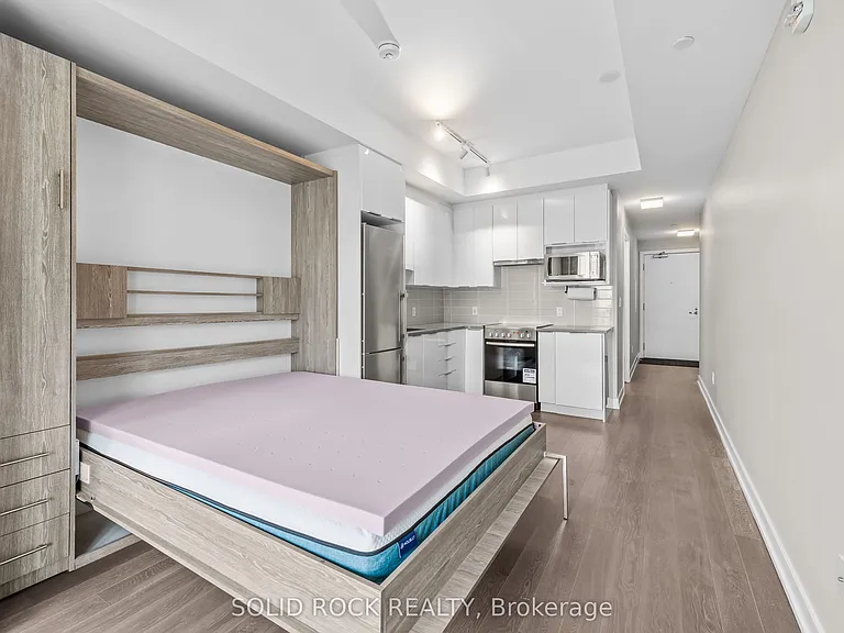 530 De Mazenod Ave #201 — Photo 9
