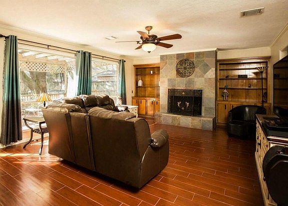 5th image of 2046 Parkdale Dr