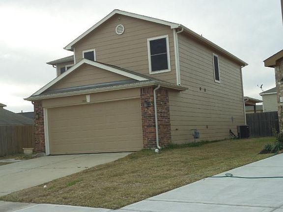 2nd image of 703 Sun Lodge Dr