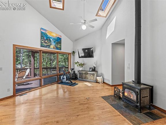 3rd image of 2837 Sunnywood Ave