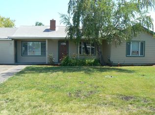 1946 Delta Waters Rd, Medford, OR 97504