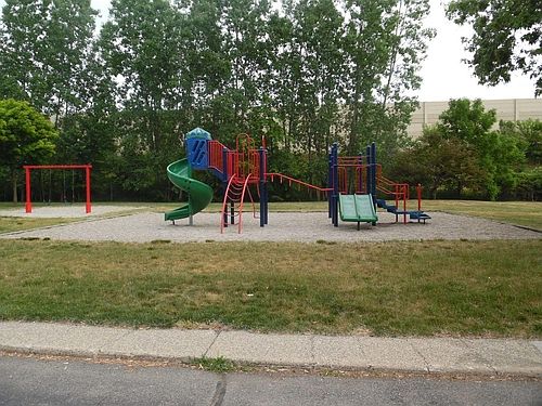 2nd image of 6512 Eastbrook Ave SE