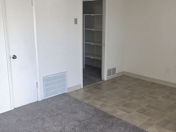 3rd image of 1121 E 500 S APT 14