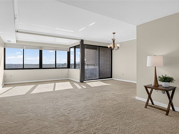 3rd image of 750 Washington Rd APT 1204