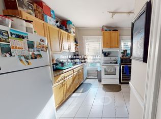 8 Chapman Pl #2, Cambridge, MA 02138