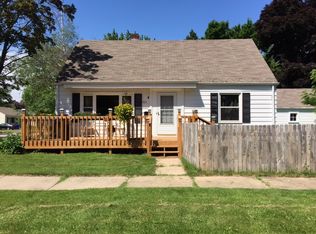 1109 N Douglas St, Appleton, WI 54914