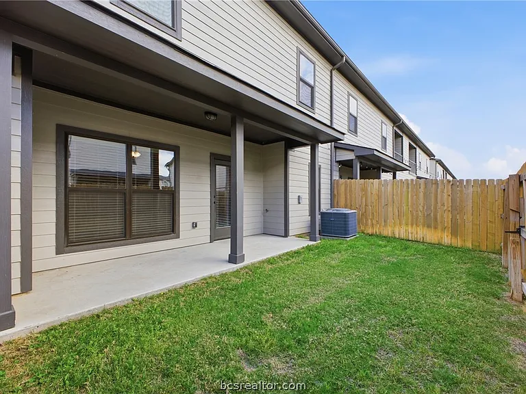 536 Momma Bear Dr — Photo 35