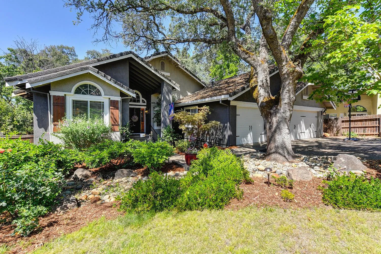 1185 Turquoise Way photo 1