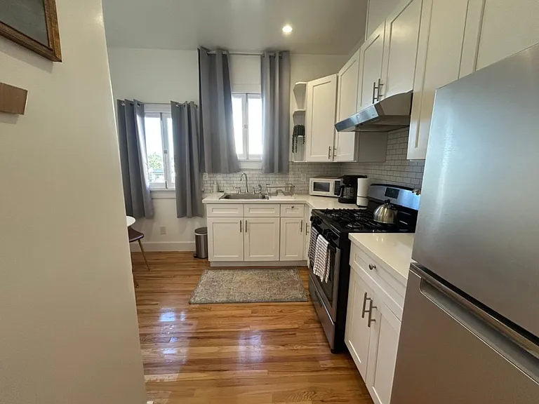 1672 S Harvard Blvd — Photo 23
