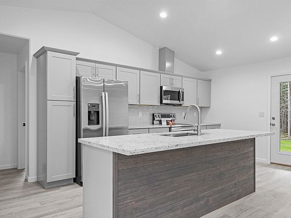 5th image of 5685 Karina Dr