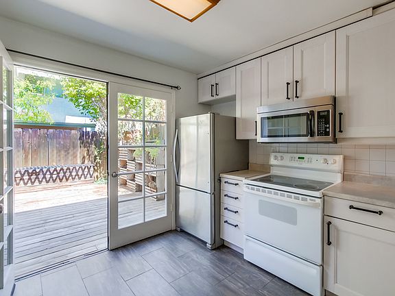 4th image of 6414 Bell Bluff Ave