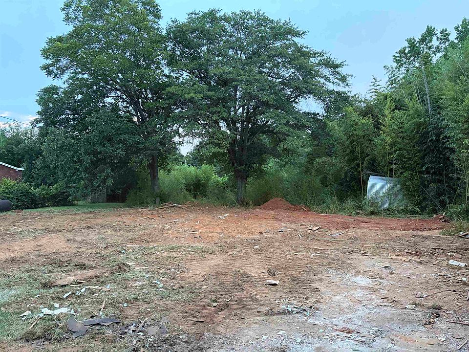1st image of 709 Garlington Rd