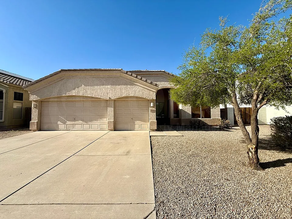 9328 W Pontiac Dr