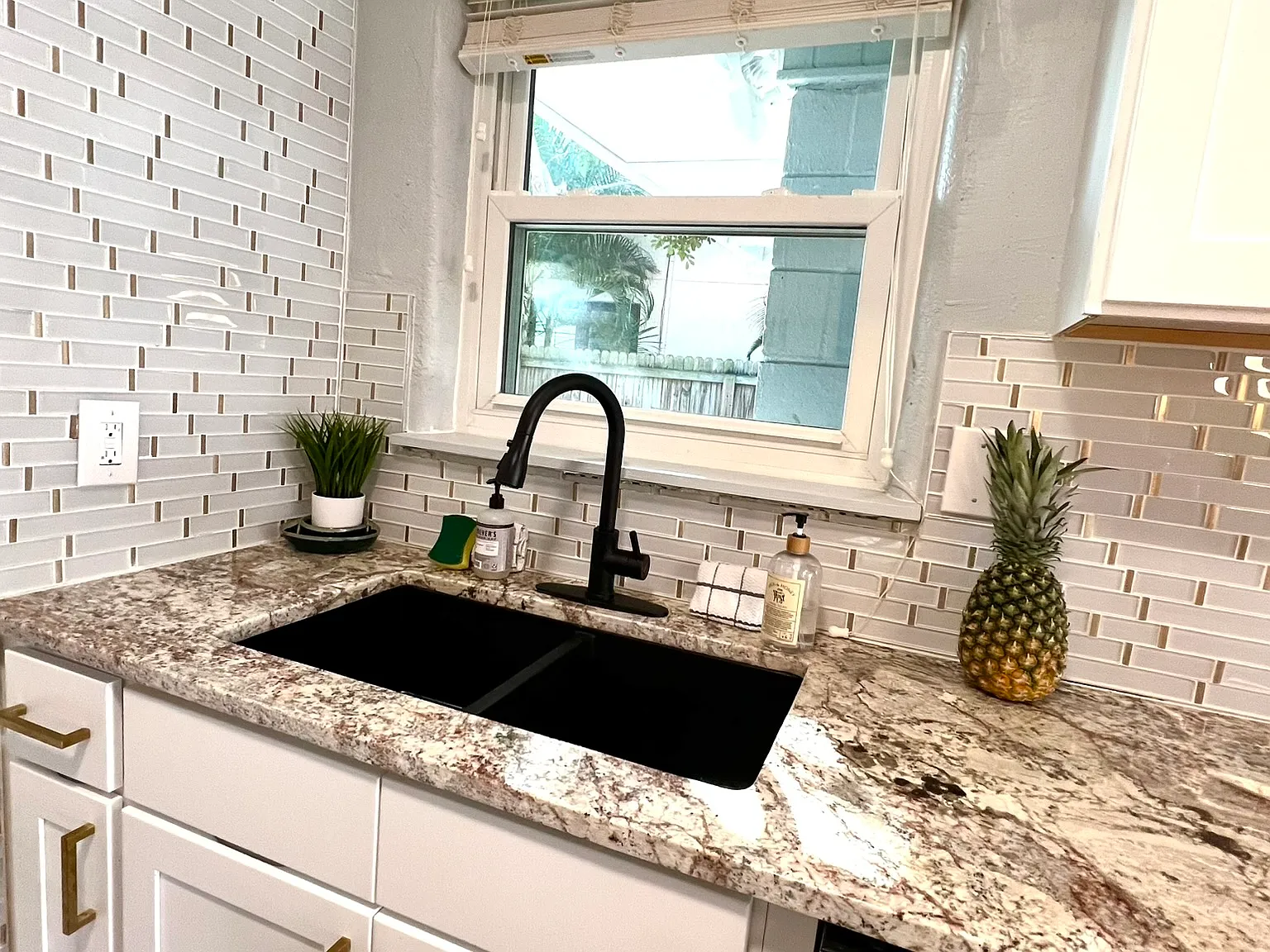 2 bed, 1000 sqft, $2,750 — Photo 2