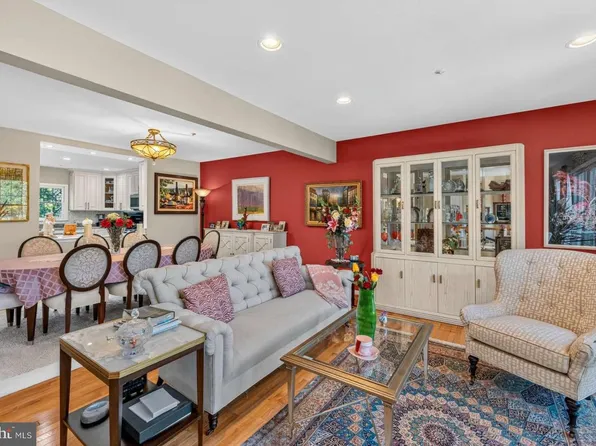 11306 Hollowstone Dr, Rockville, MD 20852