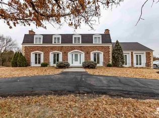 4210 Wam Teau Dr, Wamego, KS 66547