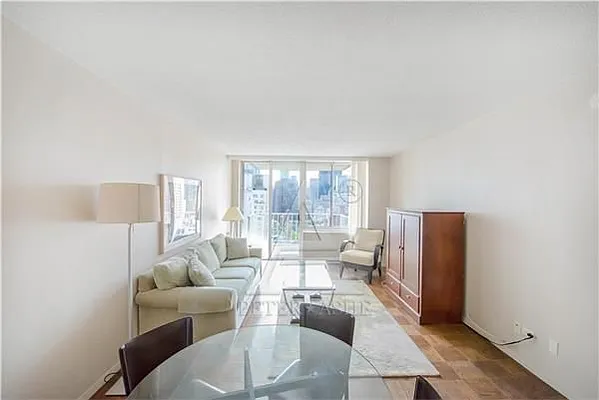 Sold by Peter Ashe | media 5