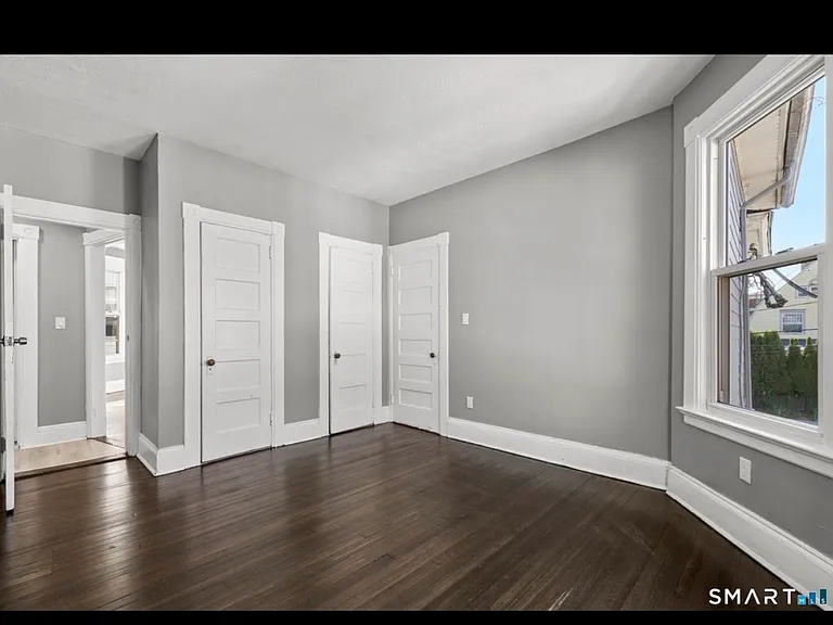 362-364 Sigourney St #2 — Photo 8