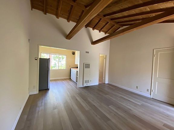 5th image of 122 W Arrellaga St APT 16