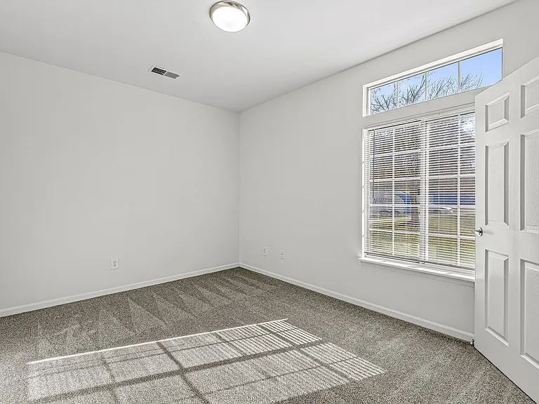Buffalo Creek Apartments — Photo 55