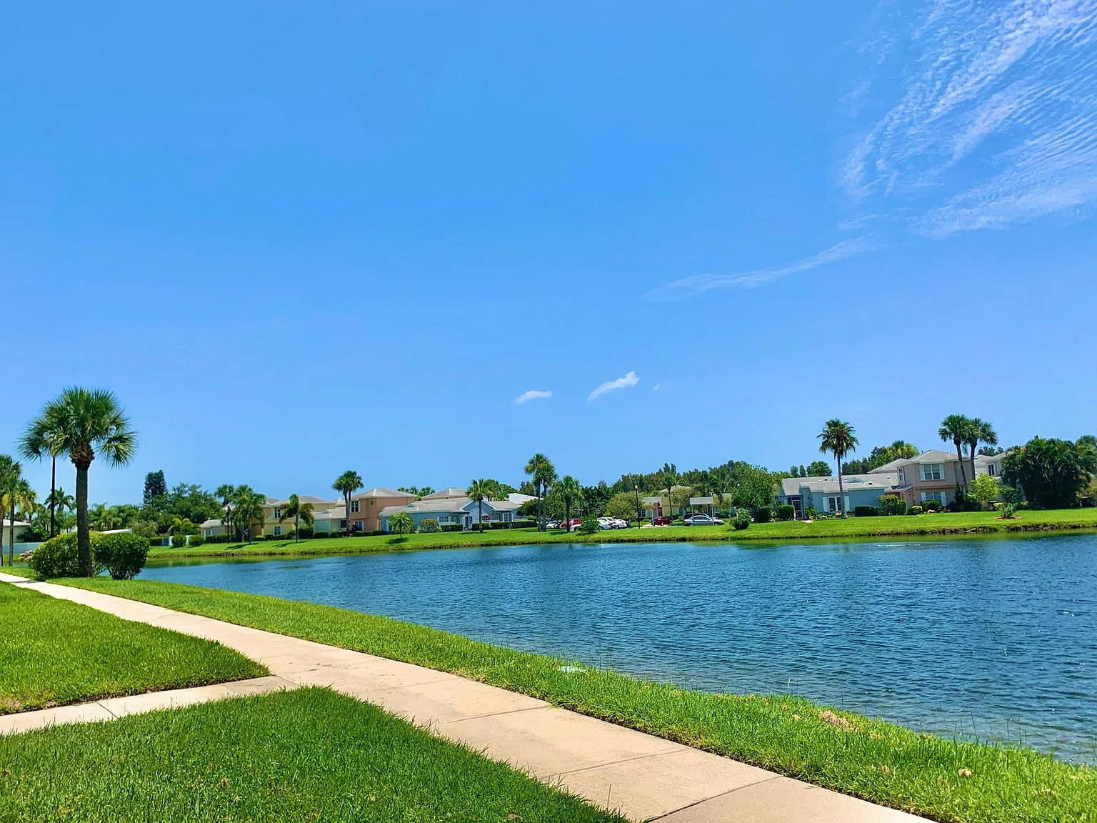 1485 Malibu Cir NE — Photo 4
