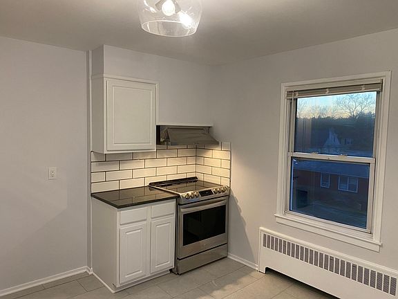 3rd image of 30 Westview Ave