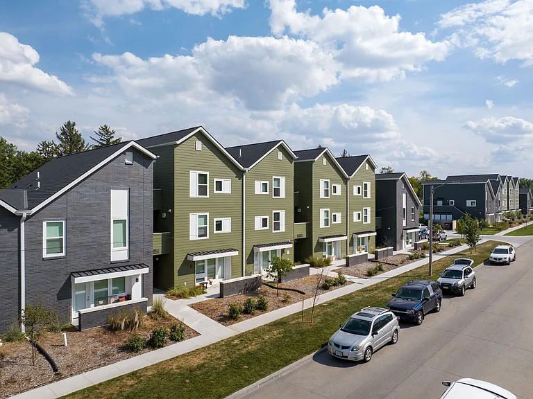 Gatehouse Rows Apartments — Photo 3