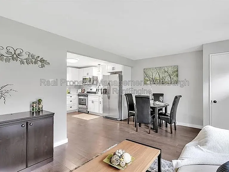 1307 Universal Rd — Photo 5