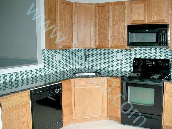 3rd image of 637 Onward Ave