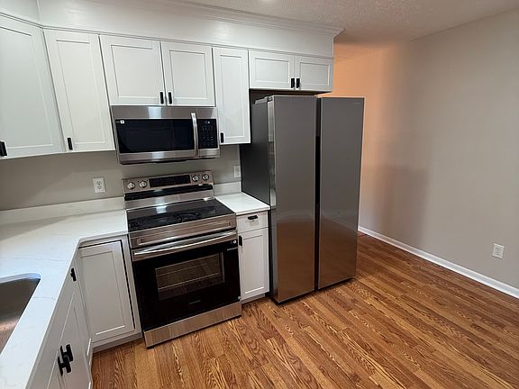 4th image of 6708 Seaford Dr