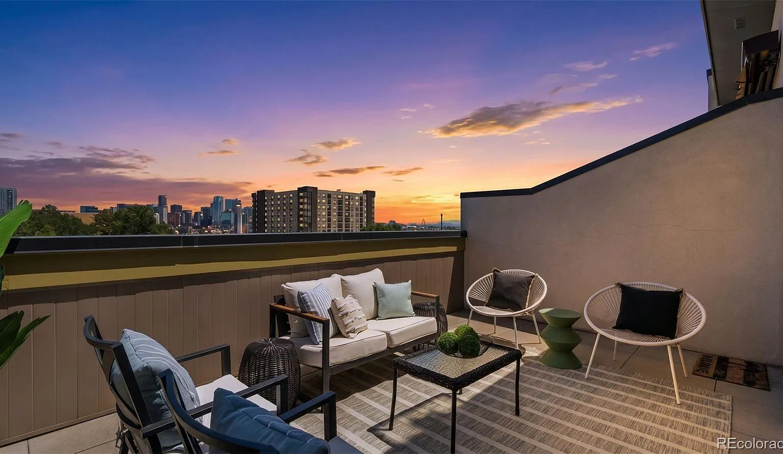 3 bed, 5.0 bath, 2189 sqft, $5,000 — Photo 1