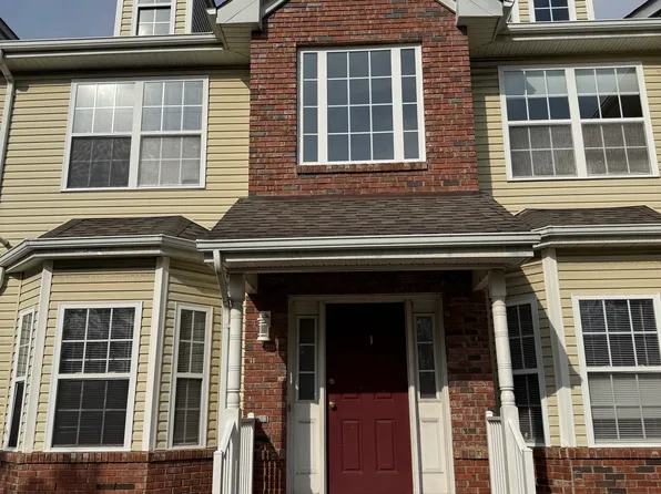 301 Pinelli Dr, Piscataway, NJ 08854